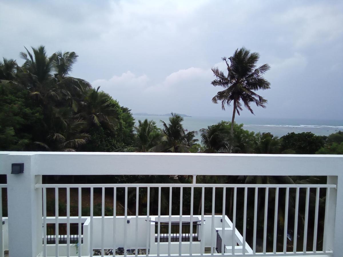 The Moose Weligama Bed & Breakfast Bagian luar foto